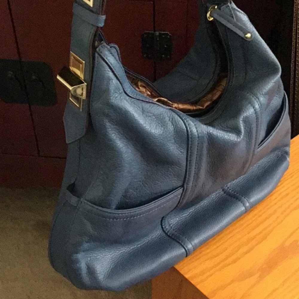 Tignanello in Auzer Blue,in E U C